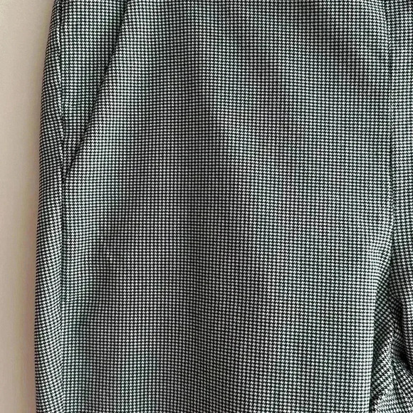 Emma & Olivia Black and White Houndstooth Print Cropped Ankle Pants, Size Small - Picture 13 of 15